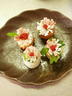 お弁当の隙間埋めに!カニカマのお花-レシピのメイン写真
