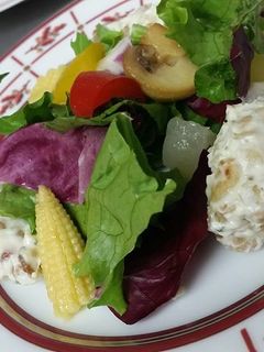 サラダとグラノーラのクリームチーズ和え-レシピのメイン写真