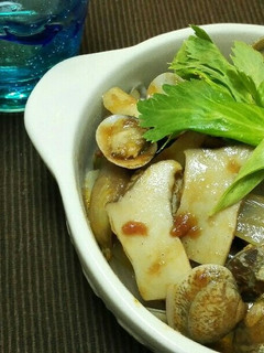 フライパンdeアサリとキノコのトマト煮-レシピのメイン写真