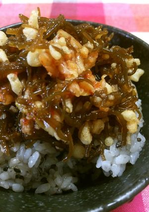 もずくキムチと天かす丼-レシピのメイン写真