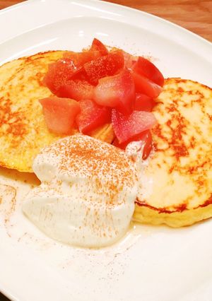パン粉でパンケーキ 林檎のコンポート添え-レシピのメイン写真