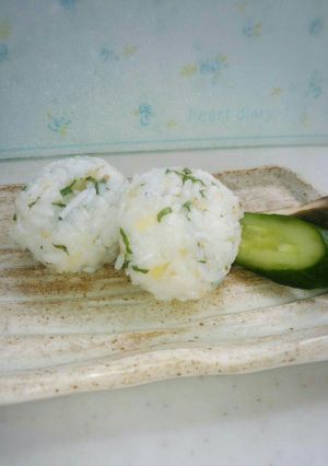 冷めてもふっくらたくあんの混ぜおにぎり-レシピのメイン写真
