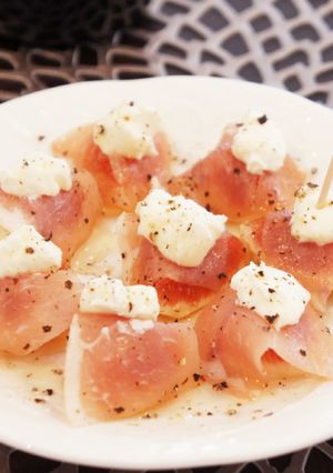 蜂蜜とクリームチーズのせ♪いちじく生ハム-レシピのメイン写真