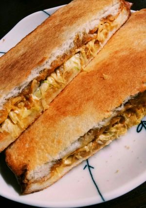 コロッケでカレーパン風ホットサンド-レシピのメイン写真