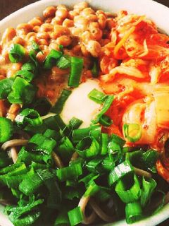 納豆とキムチと温玉のヘルシーねぎそば-レシピのメイン写真