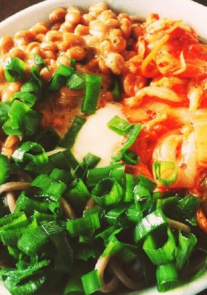 納豆とキムチと温玉のヘルシーねぎそば-レシピのメイン写真