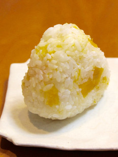 黄金さつまいもおにぎり-レシピのメイン写真