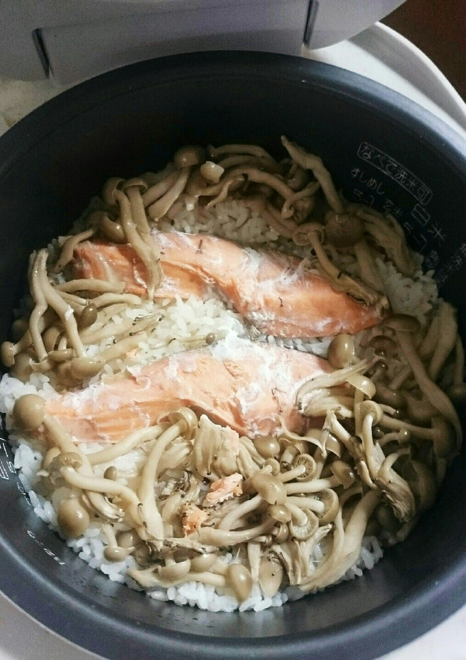 きのこと鮭の炊き込みご飯-レシピのメイン写真