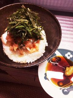 刻みガリで簡単酢飯のサーモン丼-レシピのメイン写真