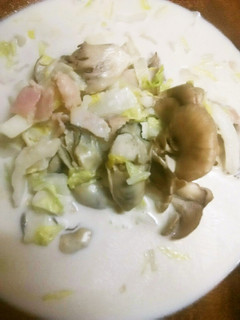 牡蠣と舞茸と白菜とベーコンDEミルク煮♪-レシピのメイン写真