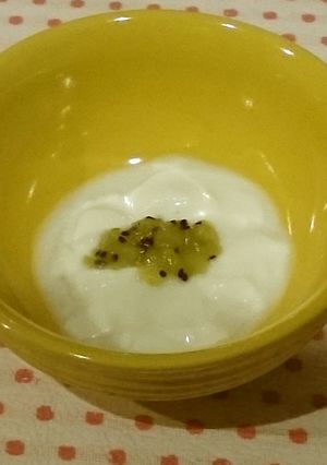 離乳食中期 便秘解消キウイヨーグルト-レシピのメイン写真