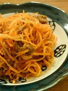 はごろも煮で簡単にんじんしりしり-レシピのメイン写真