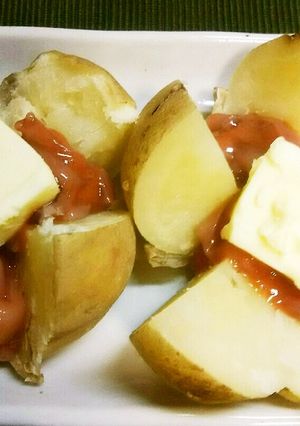 簡単♪レンチンDEじゃがバター塩辛のせ♪-レシピのメイン写真