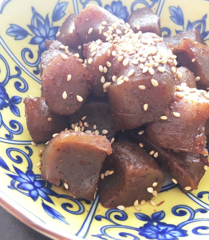 ラー油で♡ピリ辛こんにゃく by kazumiのLAキッチン 【クックパッド