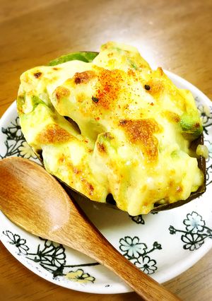 ピリウマ☆アボカドの味噌マヨグラタン-レシピのメイン写真