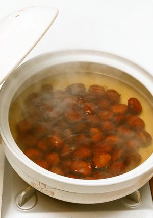 じっくり土鍋で！甘～い栗の茹で方♪-レシピのメイン写真