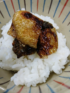 シンプル!鮭皮の焦がし醤油焼き-レシピのメイン写真