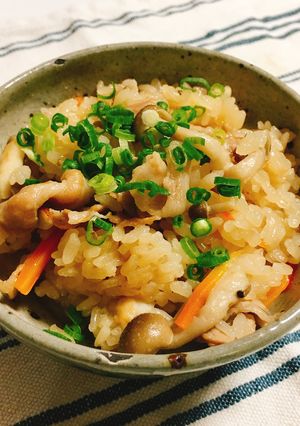 豚バラとしめじの炊き込みご飯-レシピのメイン写真