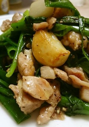 ワインに合う♪鶏肉と小ネギのにんにく炒め-レシピのメイン写真