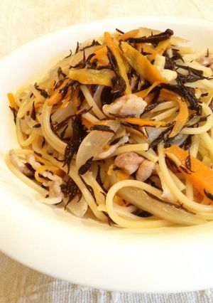 ダシダで簡単☆ひじきと人参のパスタ♪-レシピのメイン写真