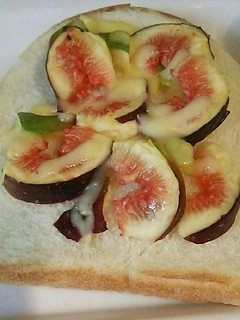 いちじくとチーズのトースト-レシピのメイン写真