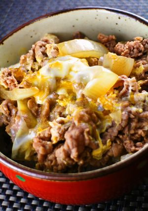 ダシダで☆とろ~り玉子とじ牛丼-レシピのメイン写真
