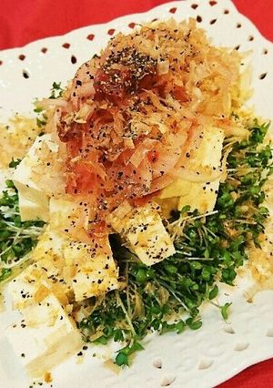 胡麻油香る～梅肉玉ねぎと豆腐の和風サラダ-レシピのメイン写真