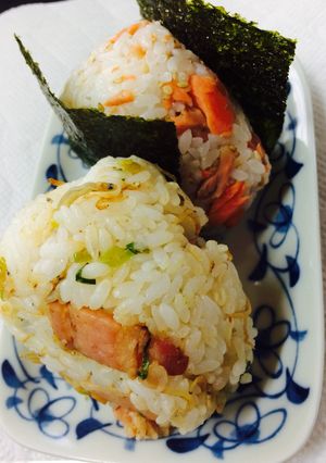 カリカリじゃこベーコンおにぎり-レシピのメイン写真