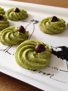 抹茶とチョコチップの絞り出しクッキー-レシピのメイン写真