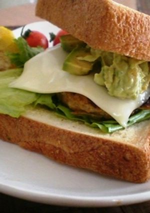 夏のアボガドとハンバーグのサンドイッチ☀-レシピのメイン写真