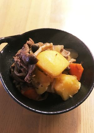 ストウブ鍋で簡単無水ダシダ肉じゃが-レシピのメイン写真