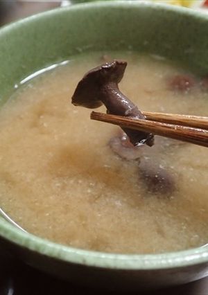 アミタケとムカゴの味噌汁-レシピのメイン写真