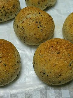 全粒粉ゴマパン-レシピのメイン写真