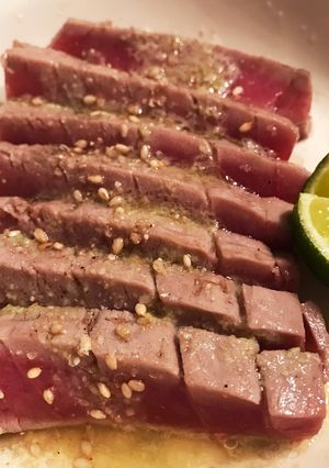 胡麻とスダチで食べる中トロの炙り-レシピのメイン写真