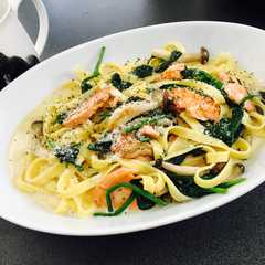 A picture of クリームパスタ〜サーモンほうれん草〜.