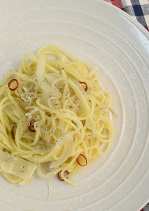 ちりめんぺペロンチーノ-レシピのメイン写真