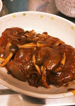 ハッシュドビーフの素で★煮込みハンバーグ-レシピのメイン写真