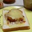 コロッケチーズトースト