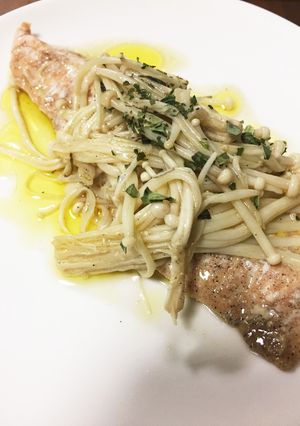 簡単!秋鮭ときのこの蒸し焼きフライパンで-レシピのメイン写真