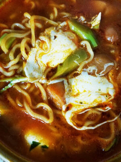 中華麺(焼きそば麺)でトマト煮込み鍋!-レシピのメイン写真