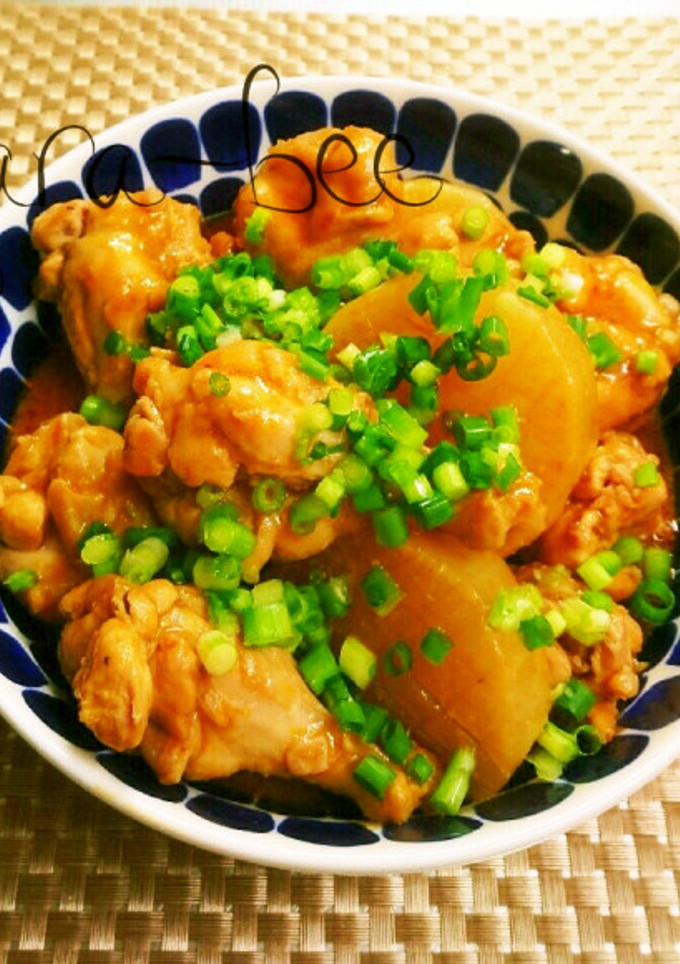 この味ハマるっ♡旨辛手羽大根のトマみそ煮-レシピのメイン写真