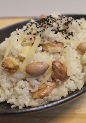圧力鍋♪新米で落花生と新生姜の炊込みご飯-レシピのメイン写真