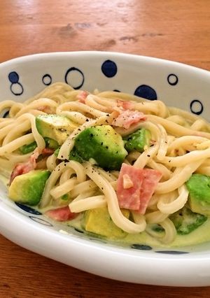 アボカドとベーコン★くりぃむうどん-レシピのメイン写真
