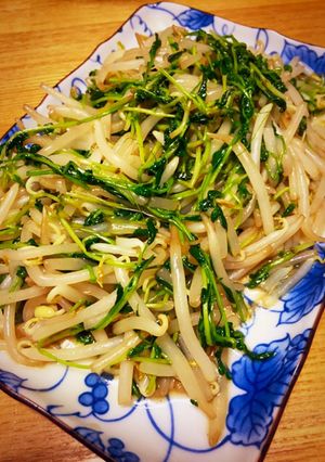 チャチャッと炒め☆豆苗モヤシのオイスター-レシピのメイン写真