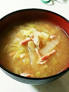 白菜とベーコンのコンソメみそ汁-レシピのメイン写真