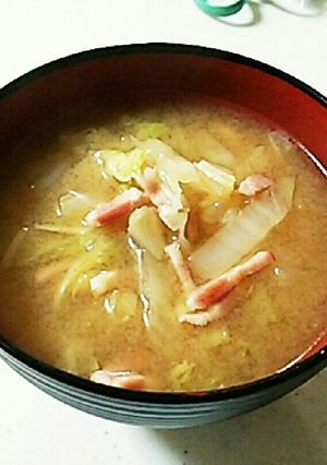 白菜とベーコンのコンソメみそ汁-レシピのメイン写真