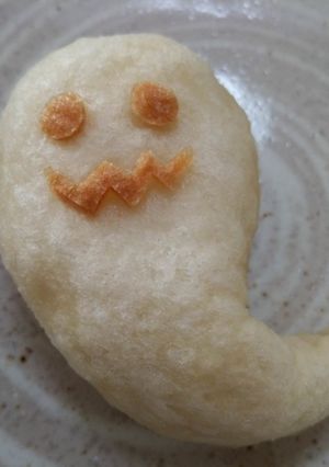 食パン☆ハロウィンおばけ中華まん☆レンジ-レシピのメイン写真