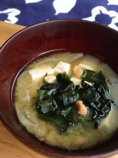 ビローンわかめ反対♡基本の豆腐の味噌汁-レシピのメイン写真