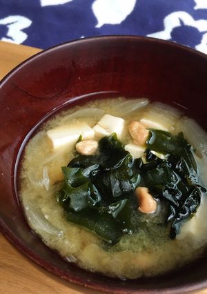 ビローンわかめ反対♡基本の豆腐の味噌汁-レシピのメイン写真