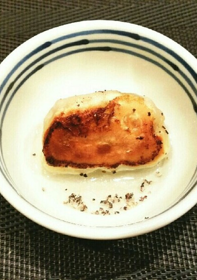 旨いっ！！酢と胡椒で餃子を食べる♡-レシピのメイン写真